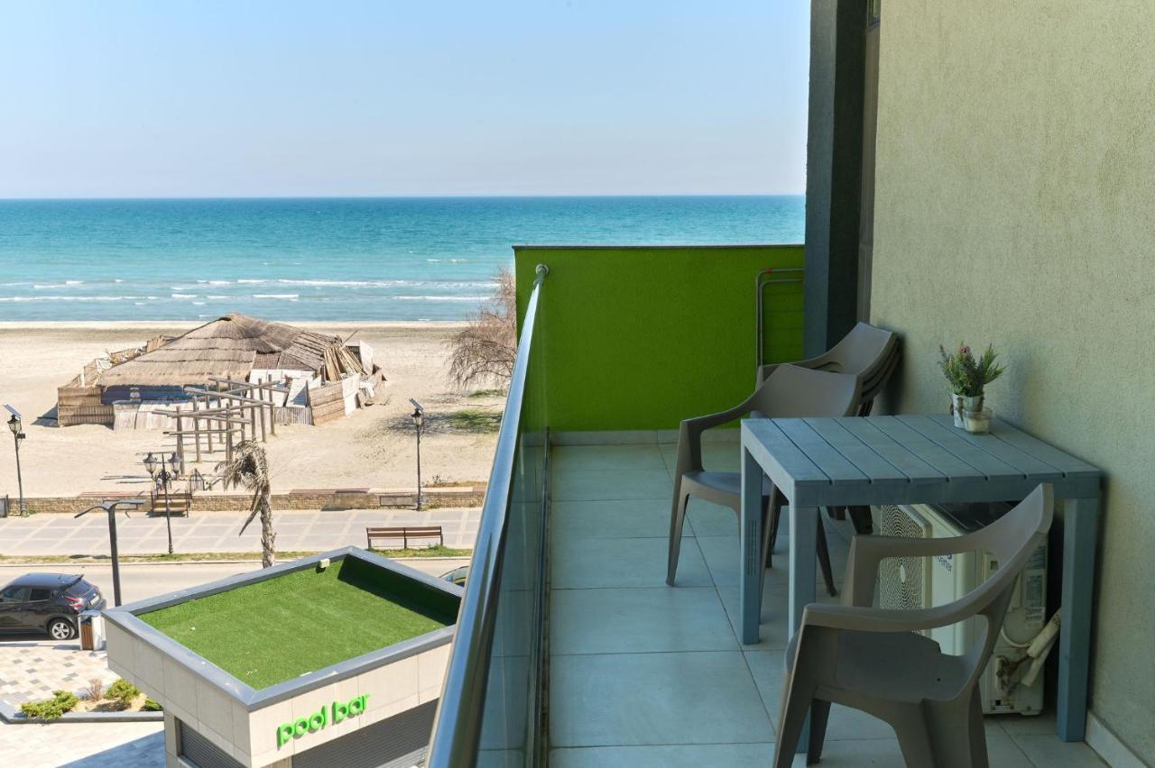 Glamour Red Apartment 22 In Spa Pool Resort Mamaia Kültér fotó