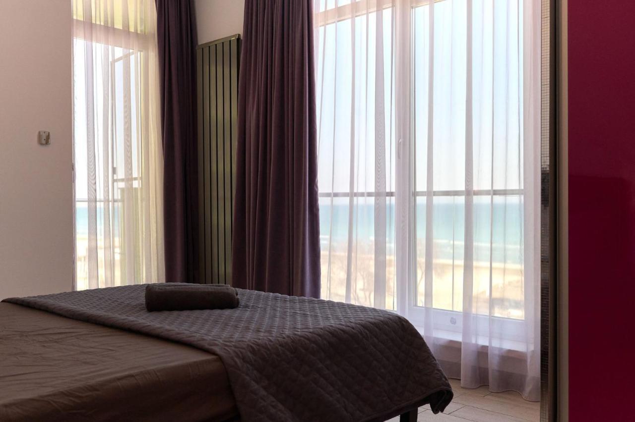 Glamour Red Apartment 22 In Spa Pool Resort Mamaia Kültér fotó