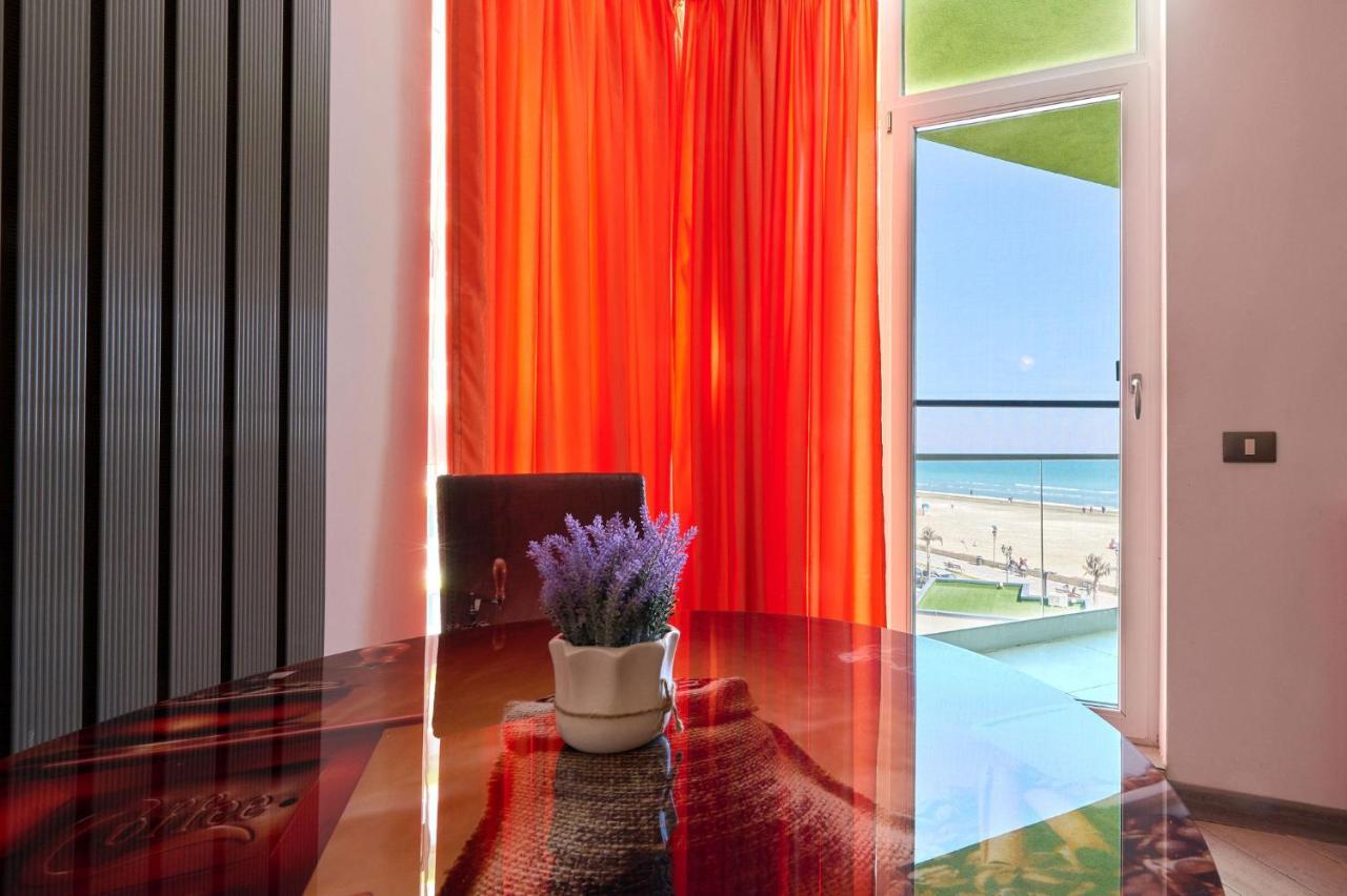 Glamour Red Apartment 22 In Spa Pool Resort Mamaia Kültér fotó