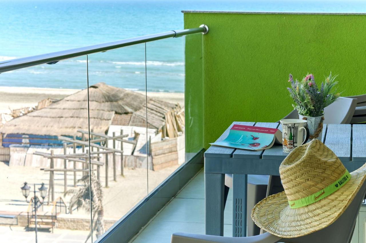 Glamour Red Apartment 22 In Spa Pool Resort Mamaia Kültér fotó