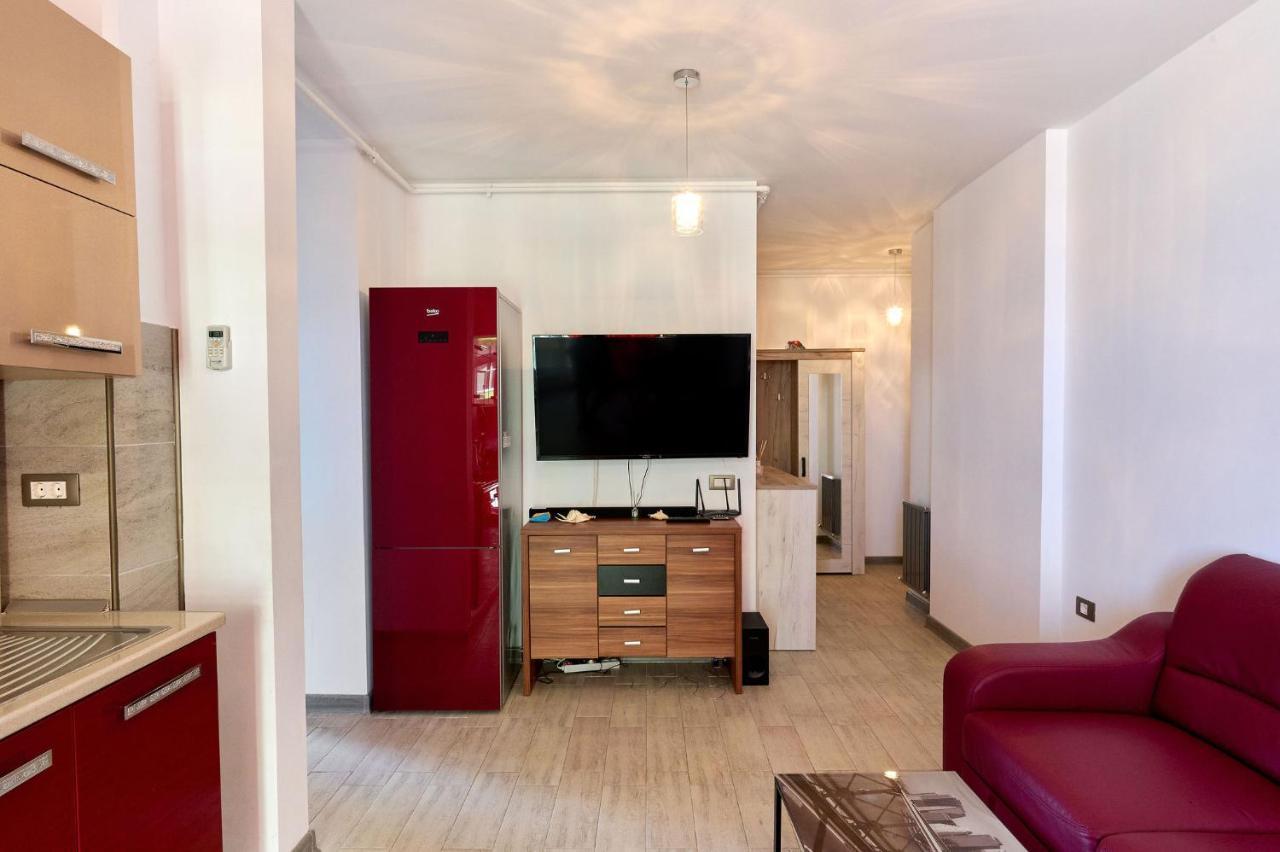 Glamour Red Apartment 22 In Spa Pool Resort Mamaia Kültér fotó