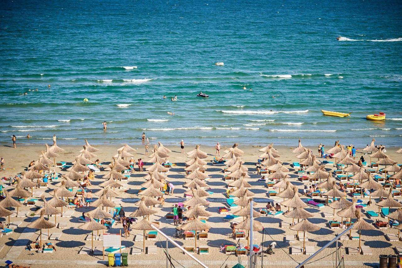 Glamour Red Apartment 22 In Spa Pool Resort Mamaia Kültér fotó