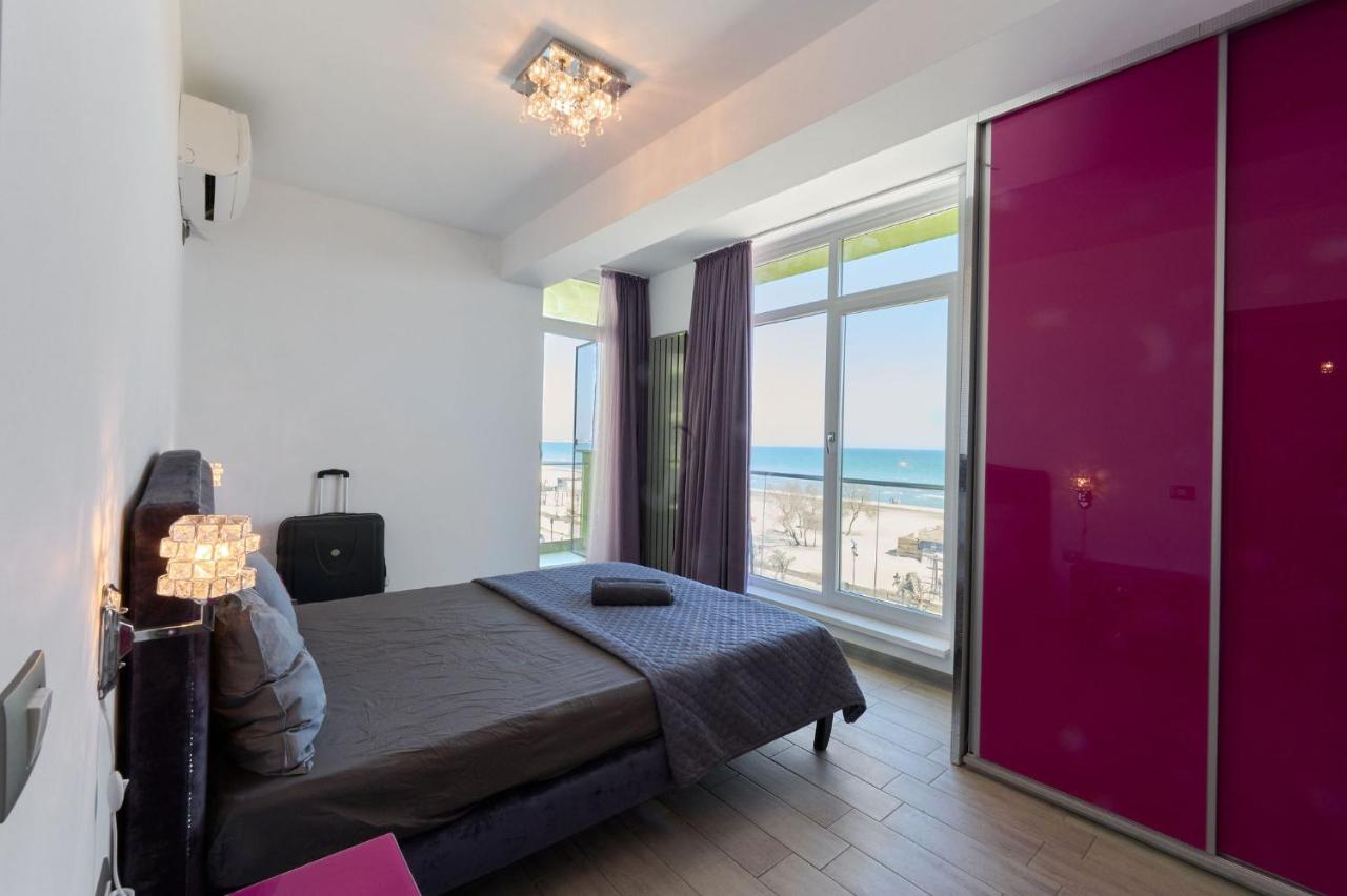 Glamour Red Apartment 22 In Spa Pool Resort Mamaia Kültér fotó
