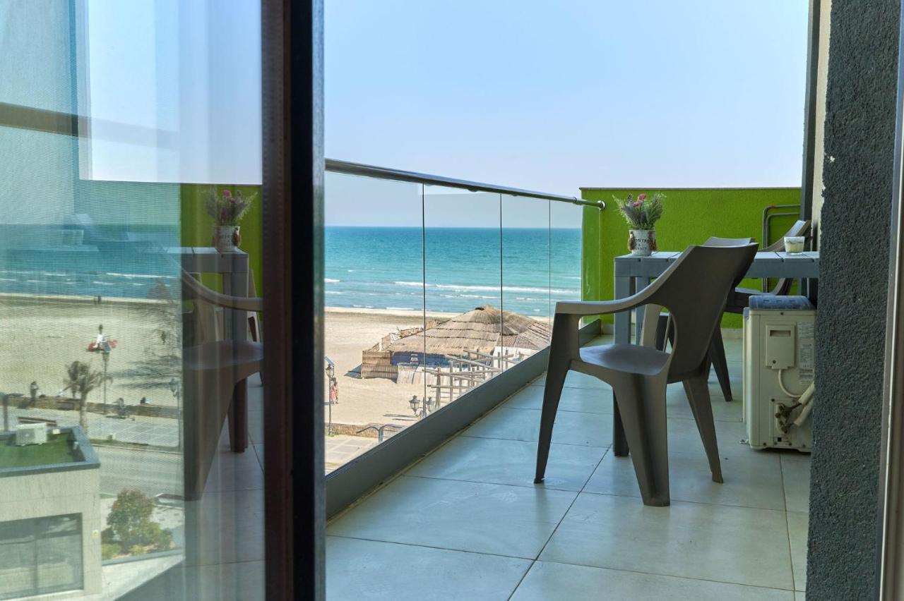 Glamour Red Apartment 22 In Spa Pool Resort Mamaia Kültér fotó