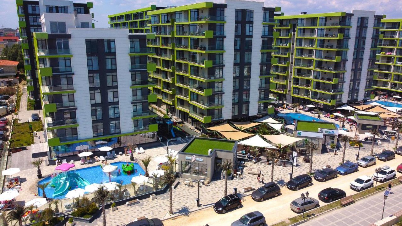 Glamour Red Apartment 22 In Spa Pool Resort Mamaia Kültér fotó